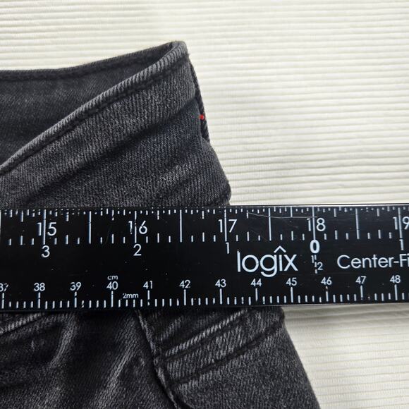 NWT Judy Blue Destroyed Skinny Fit Denim‎ Capris in Black Women's Size 18W - Picture 4 of 9